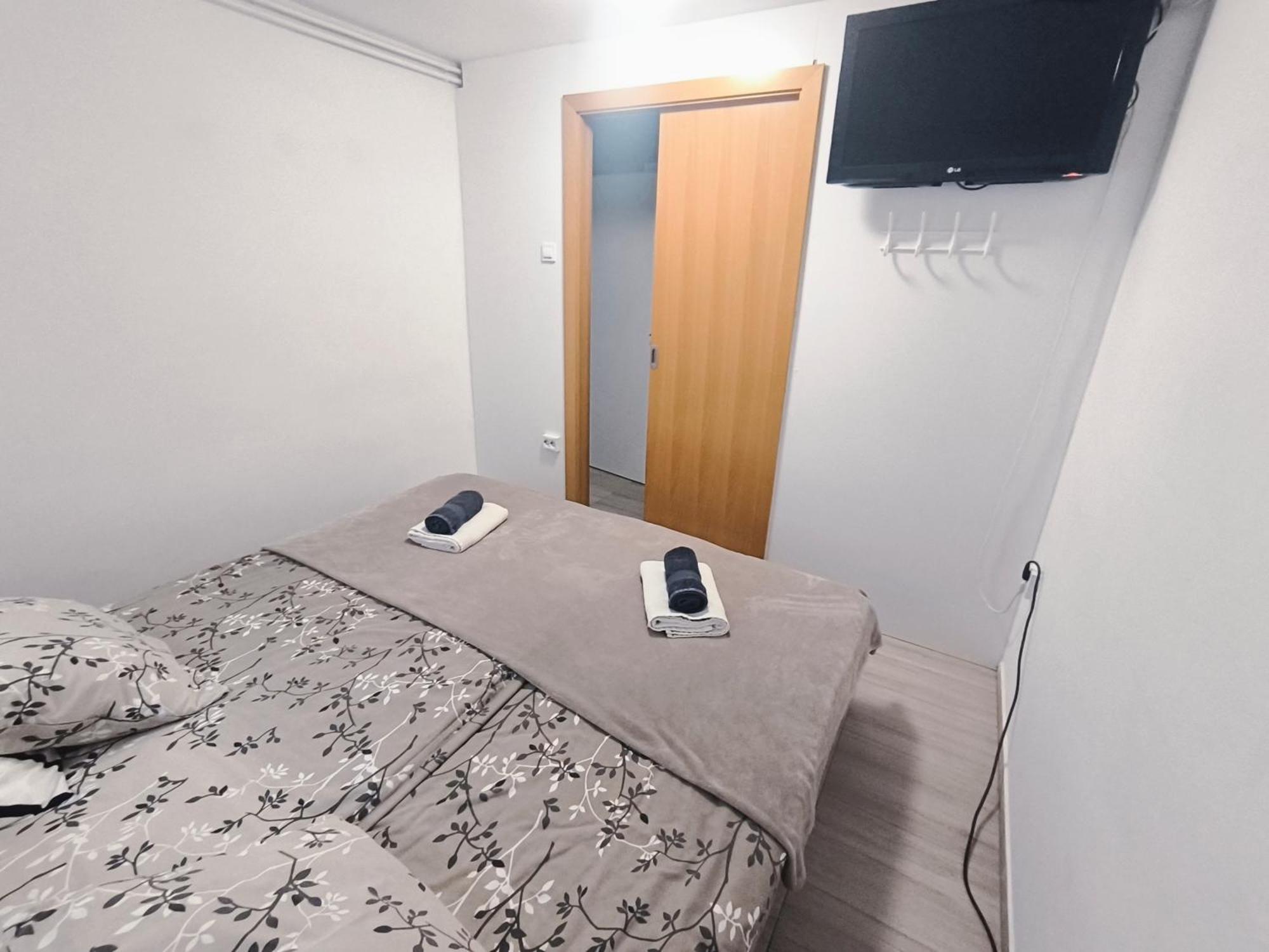 Jo-Ma Apartma - Safe Parking Lubiana Esterno foto